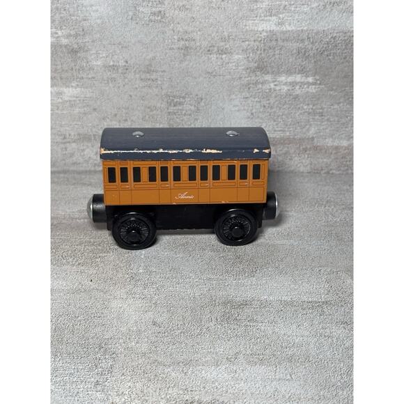 Thomas & Friends Wooden Railway Train Tank Engine ANNIE Coach 2012 - Picture 2 of 7